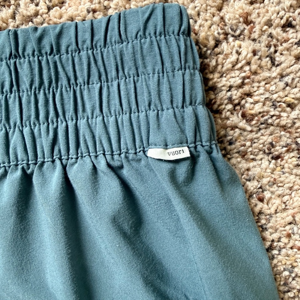 Vuori Relaxed Jogger Pants in Slate Green